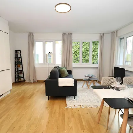 Apartment New Center With Private Entry & Parking Zurich