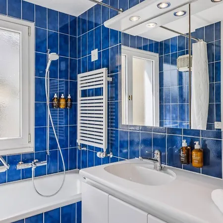 Old Town Penthouse Rooftop Terrace Ac Apartment Zurich