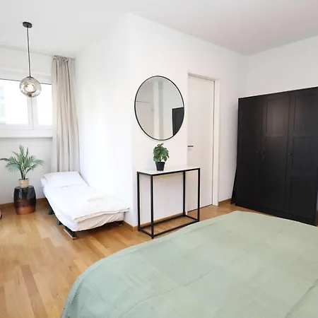 New Center With Private Entry & Parking Zurich