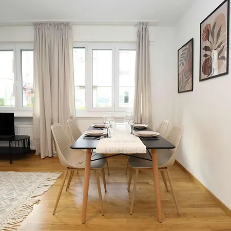 New Center With Private Entry & Parking Zurich
