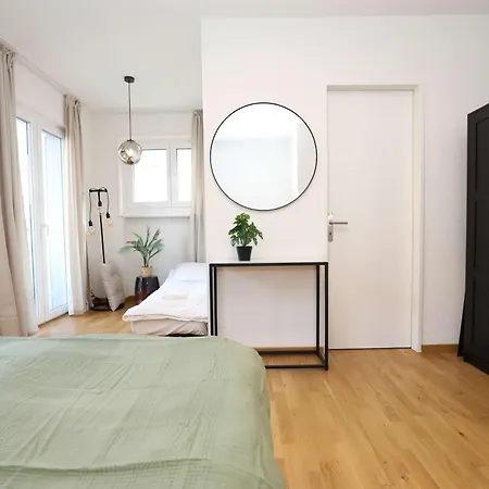 New Center With Private Entry & Parking * Zurich