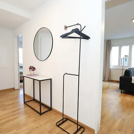 New Center With Private Entry & Parking Zurich