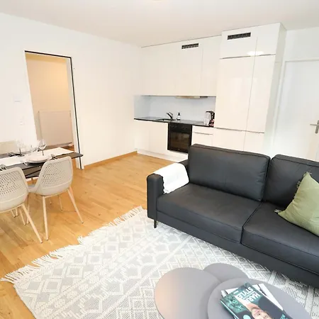 New Center With Private Entry & Parking Apartment