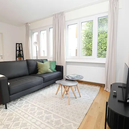 New Center With Private Entry & Parking Apartment Zurich
