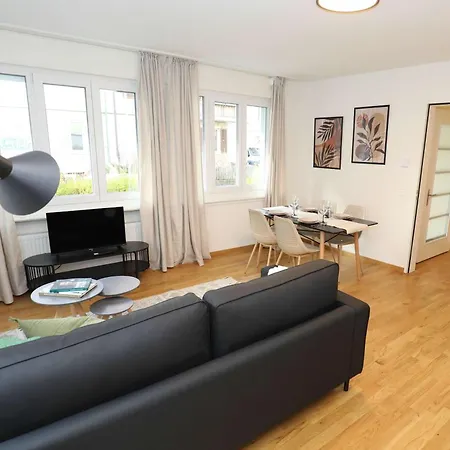 Apartment New Center With Private Entry & Parking Zurich