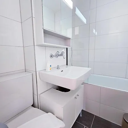 Delta - Bertastrasse - Self Check-in Apartment Zurich