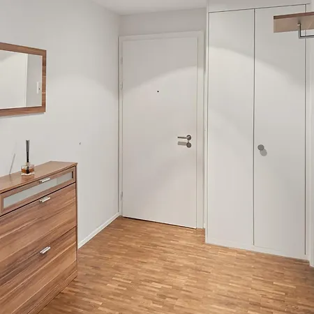 Apartment 1br With Balcony Near - Flower 1 *