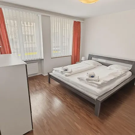 1br With Balcony Near - Flower 1 Apartment Zurich