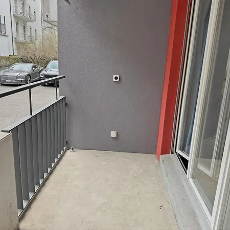 1br With Balcony Near - Flower 1 Apartment