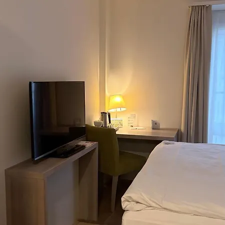 Platzhirsch - Downtown Boutique & Sushi Lounge Hotel