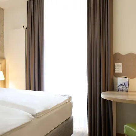 Platzhirsch - Downtown Boutique & Sushi Lounge Hotel 3*