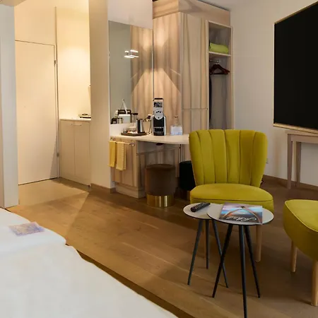 Hotel Platzhirsch - Downtown Boutique & Sushi Lounge 3*