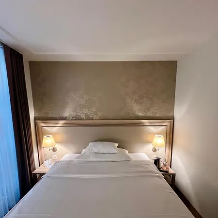 Platzhirsch - Downtown Boutique & Sushi Lounge Hotel Zurich
