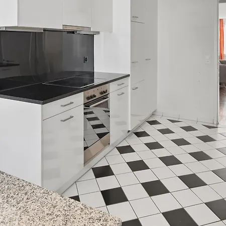 Amazing 2br Near - Flower 33 Apartment