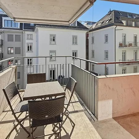 Amazing 2br Near - Flower 33 Apartment *