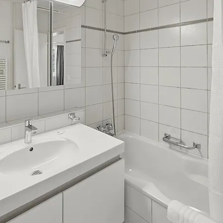 Beautiful, Quite And Very 2 Bedroom Flat Zürich