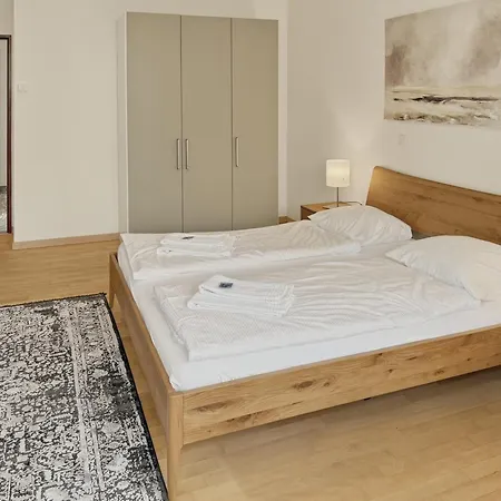 Amazing 2 Bedroom Flat: Specious And Zurich