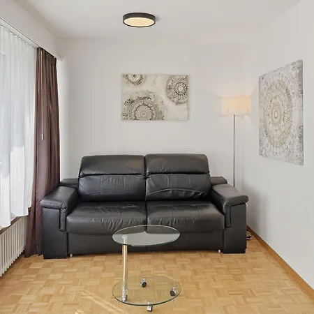 Apartment Very 1br Flat With Sunny Balcony - Sky4 *