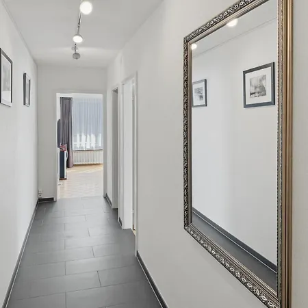 Apartment Very 1br Flat With Sunny Balcony - Sky4