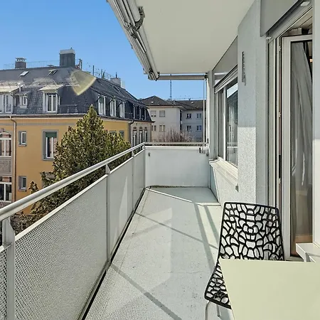 Very 1br Flat With Sunny Balcony - Sky4 Zürich