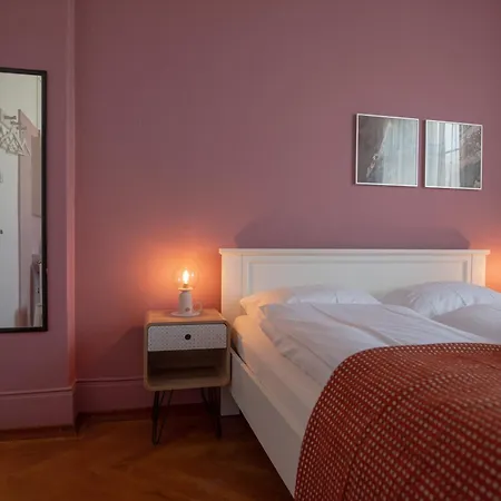 Frühstückspension Zoo Caffe & Ristorante *