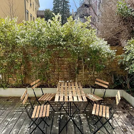Newly Renovated Next To With Private Terrace Apartment Zürich