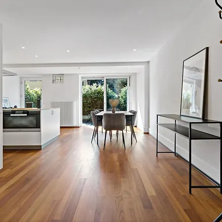 Apartment Newly Renovated Next To With Private Terrace