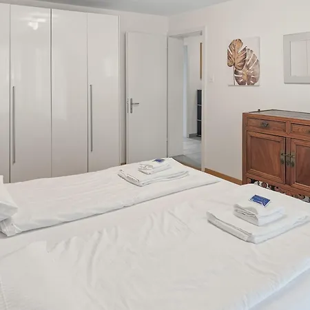 Apartment 2br Near The And Center - Dahlia 6 Zurich