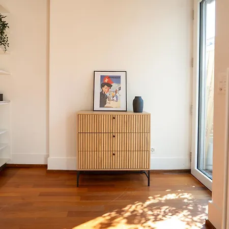 Newly Renovated Next To With Private Terrace Apartment *