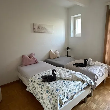 2 Aus41 0f R 8045 S1 Apartment *