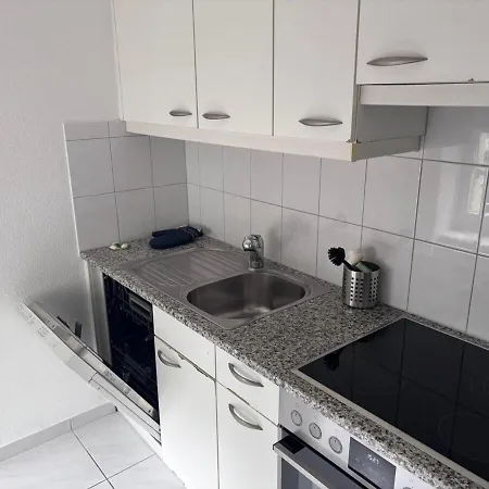 2 Aus41 0f R 8045 S1 Apartment *
