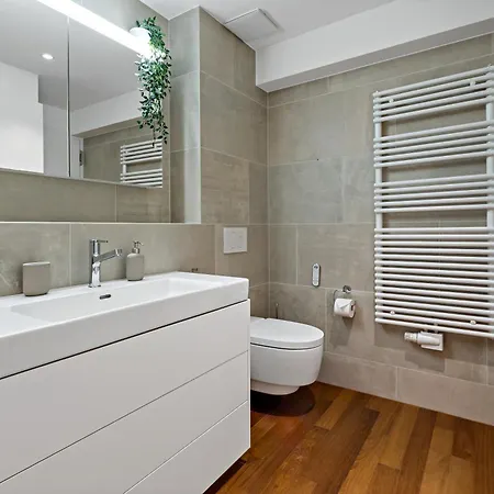 Apartment Newly Renovated Next To With Private Terrace