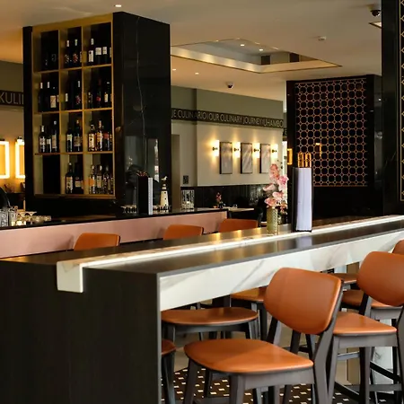 Crowne Plaza Zürich, An Ihg