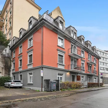Main Station - Color 1 Apartment