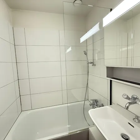Apartment Delta - Bertastrasse - Self Check-in Zurich