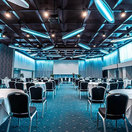 Crowne Plaza Zürich, An Ihg 4*