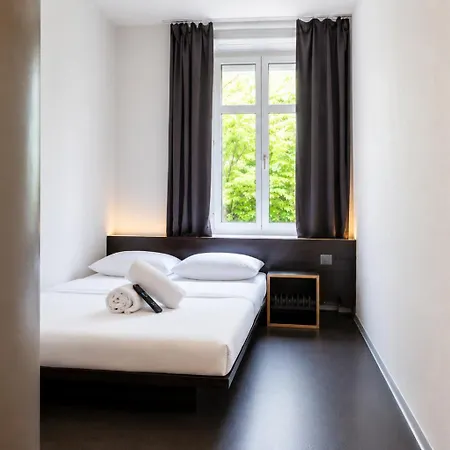Easyhotel Centre 2*