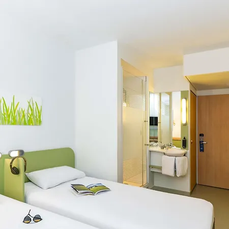 Ibis Budget West