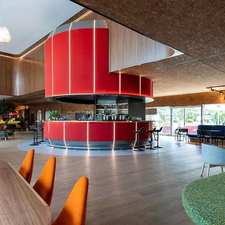 Novotel West Hotel 4*