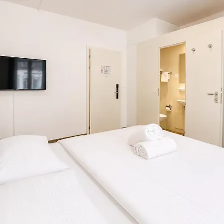 Easyhotel Limmatplatz 2*