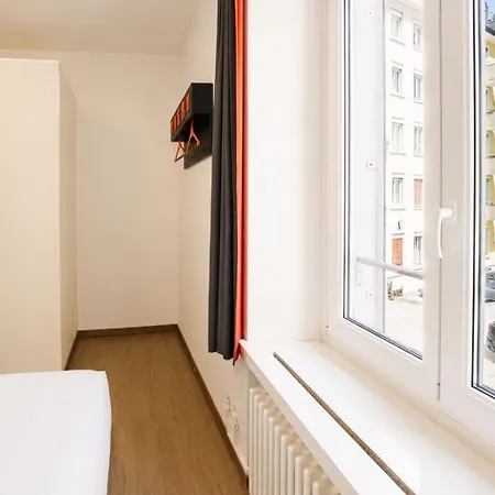 Easyhotel Limmatplatz 2* Zürich