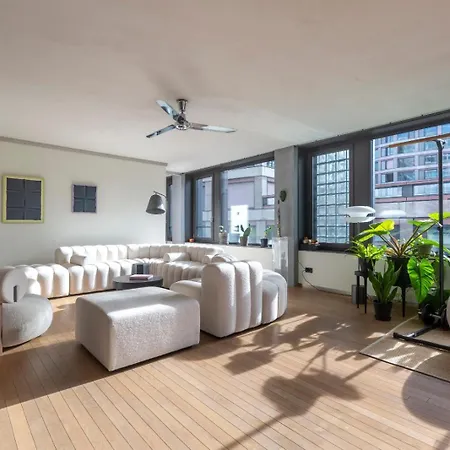 Art Loft Downtown Apartment
