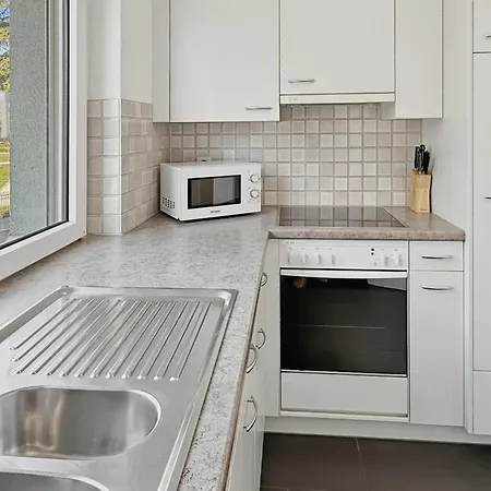 Cozy And Sunny 2br Flat In The Centre - Sky10 Apartment Zurich
