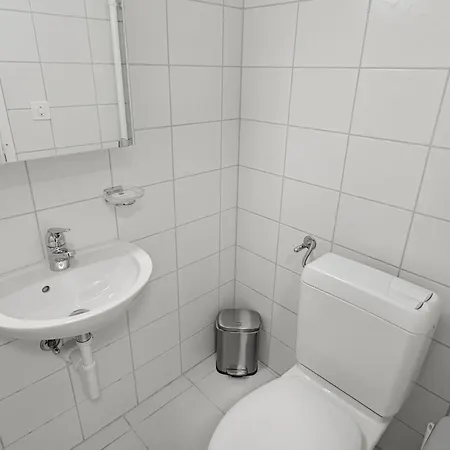Cozy And Sunny 2br Flat In The Centre - Sky10 Apartment Zurich