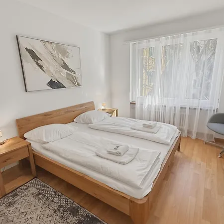 Cozy And Sunny 2br Flat In The Centre - Sky10 Apartment Zurich
