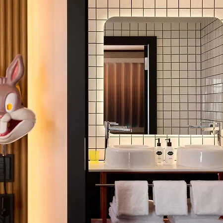 Hotel Mama Shelter 4*
