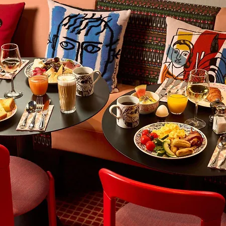Hotel Mama Shelter 4*