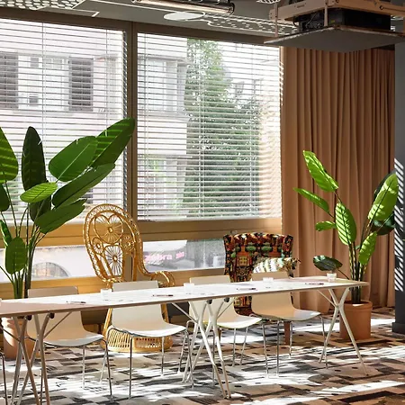 Hotel Mama Shelter 4*