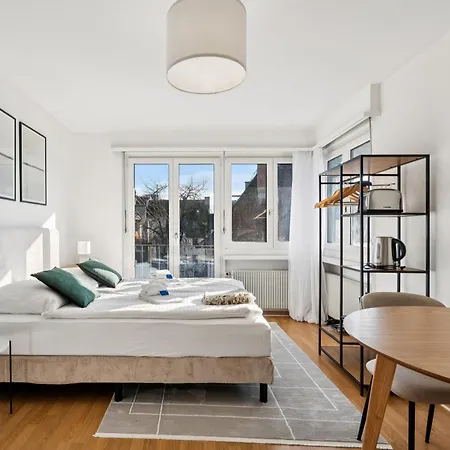 Smart In The Center - Crown 46 Apartment *