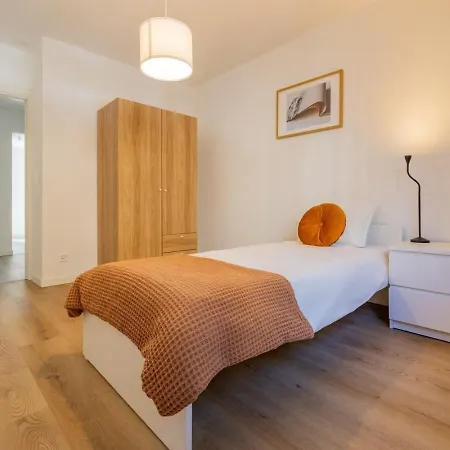 Pure Living In Oerlikon Apartment *